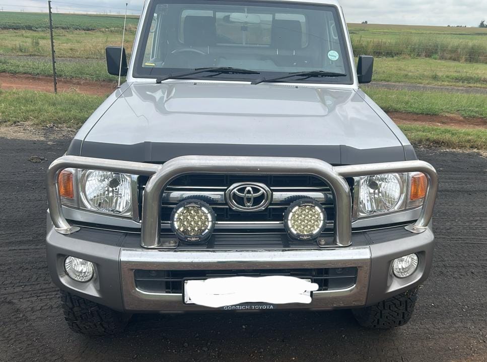 Land Cruiser 76 & 79 Bonnet Guard- Matt Black