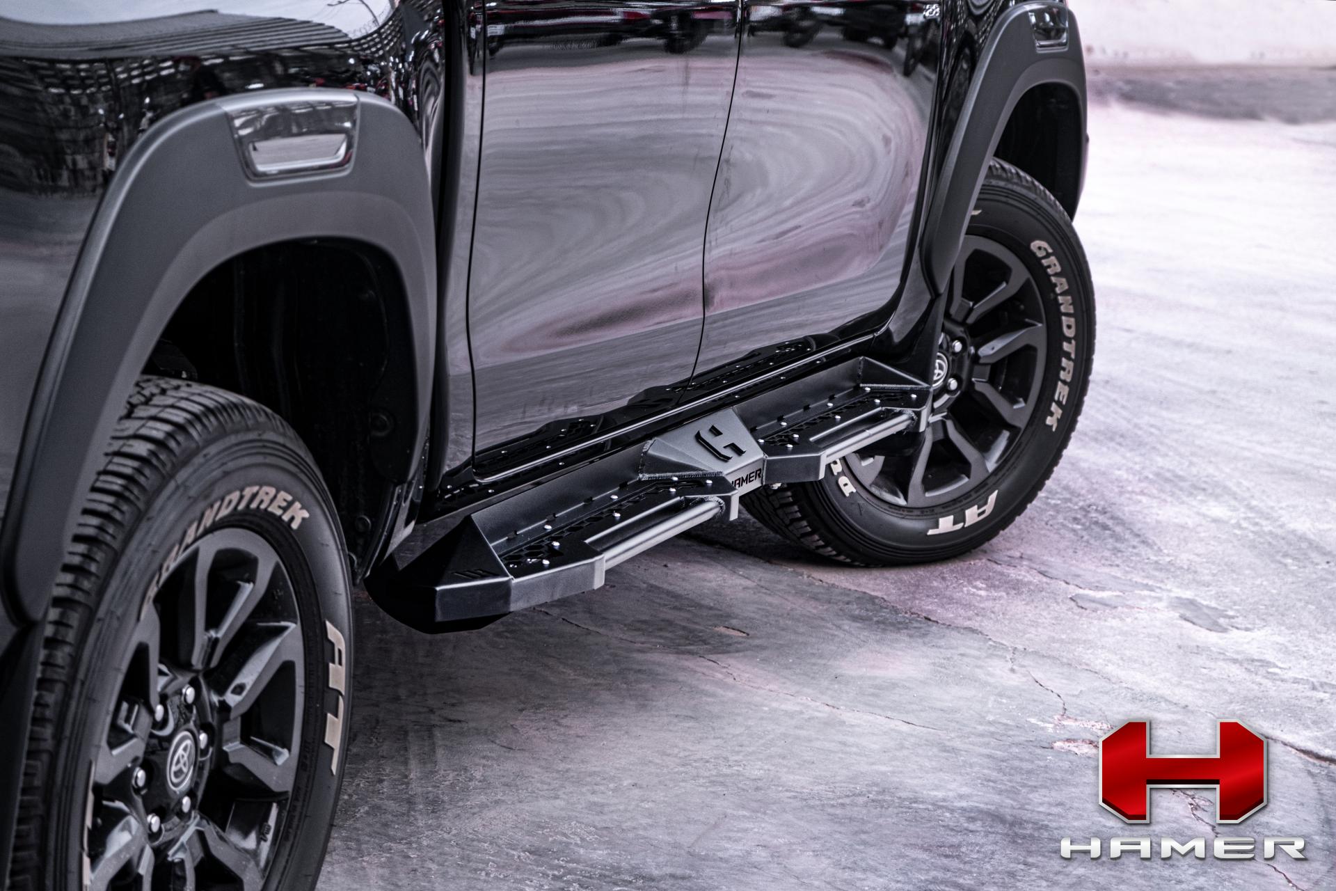 Hamer Toyota Hilux 2026+ Shadow Series Side Steps